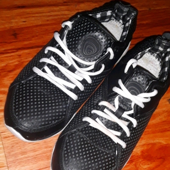 Reebok Easy Tone Exercise Shoes - Picture 13 of 14